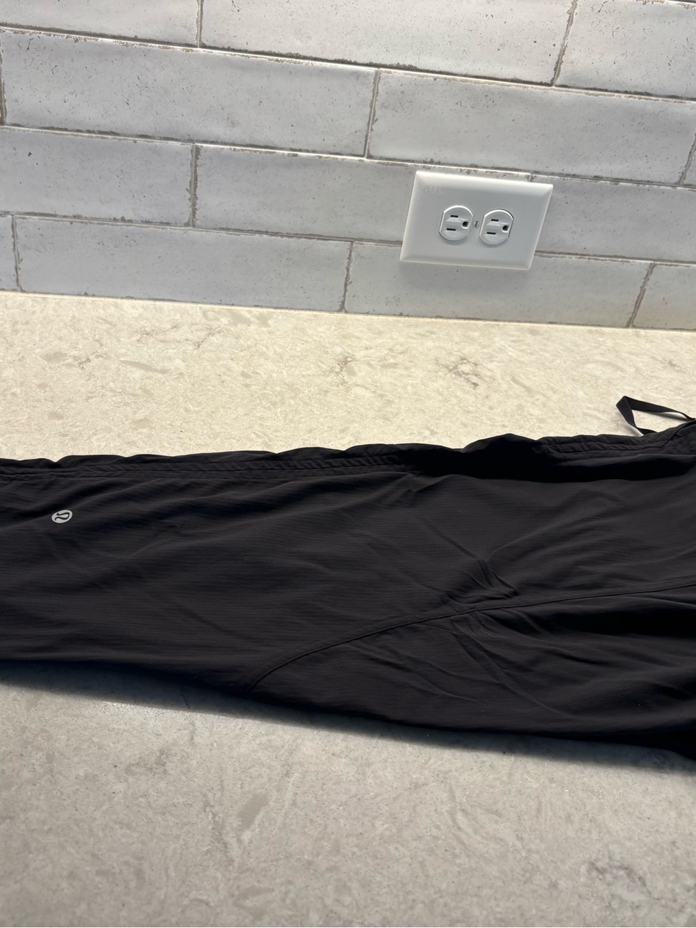 Lululemon - Picture 2 of 6